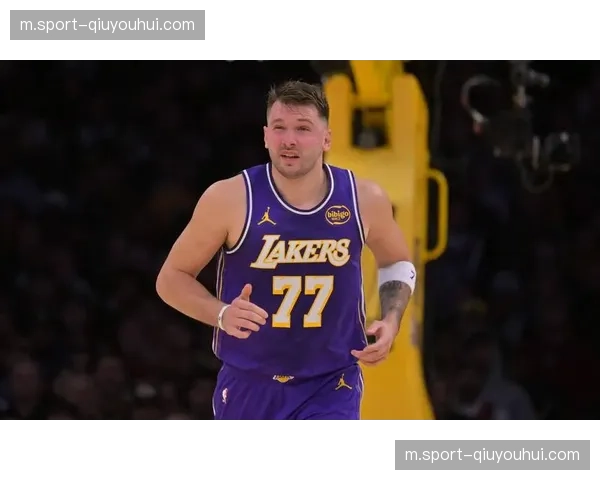 湖人东契奇持球时间控制 29分钟高效输出体现战术智慧